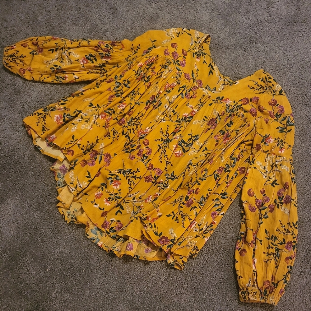 💕Beautiful Altar'd State Floral Top!